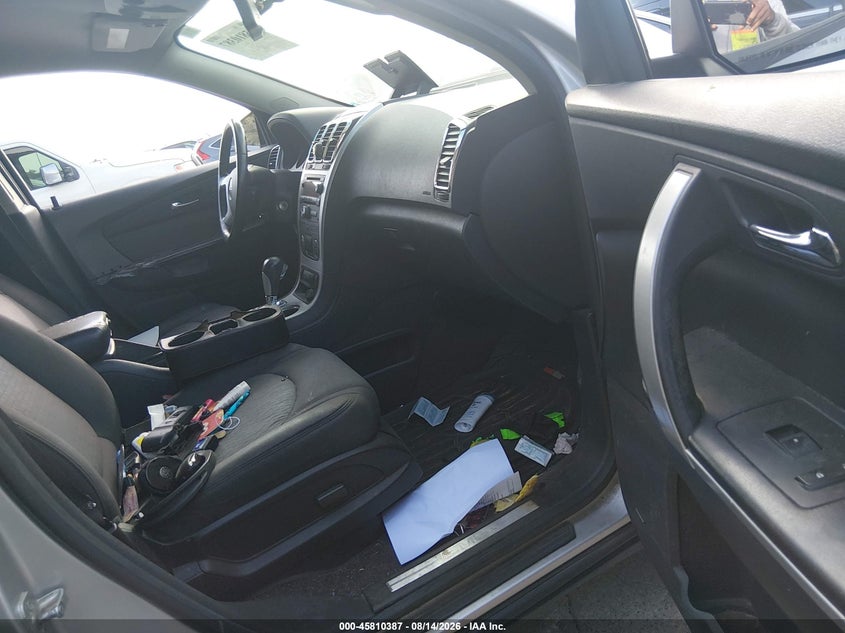 2011 GMC ACADIA auction photo 5
