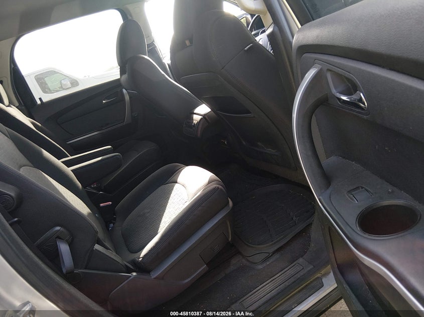 2011 GMC ACADIA auction photo 8