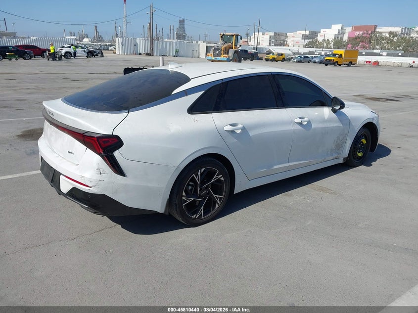 2025 KIA K5 auction photo 4