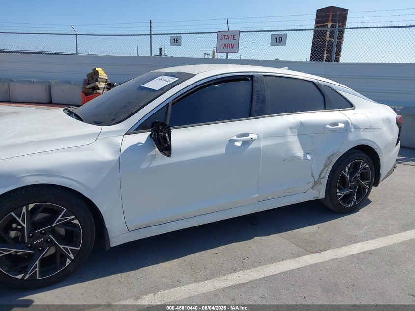 2025 KIA K5 auction photo 6