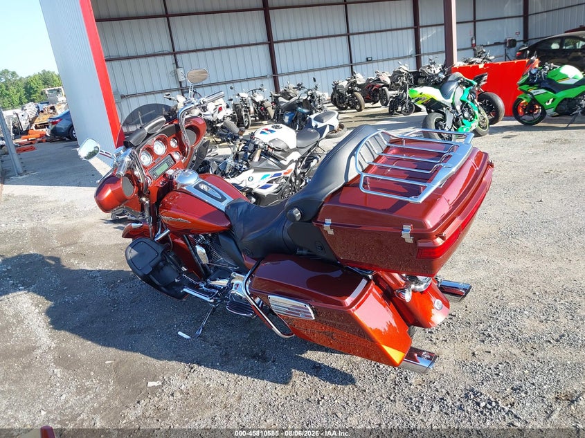 2010 HARLEY-DAVIDSON FLHTCUSE5 auction photo 3