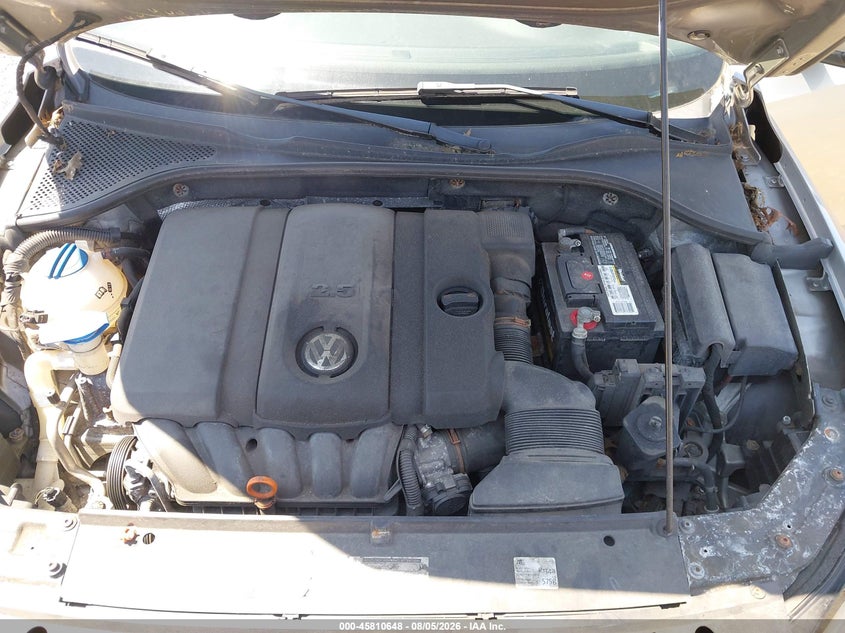 VOLKSWAGEN PASSAT 2012 VIN 1VWBP7A30CC072130