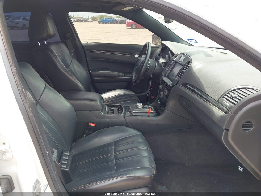 2016 CHRYSLER 300 auction photo 5