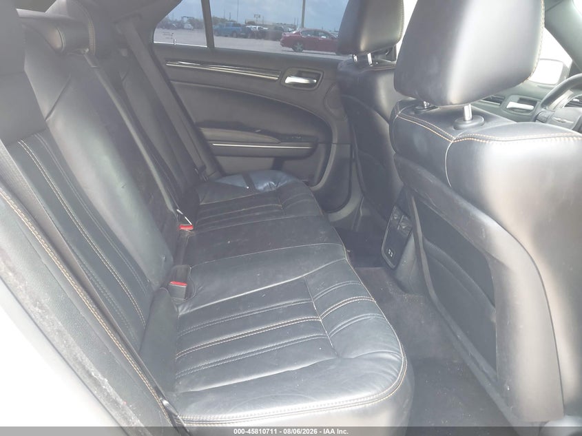 2016 CHRYSLER 300 auction photo 8