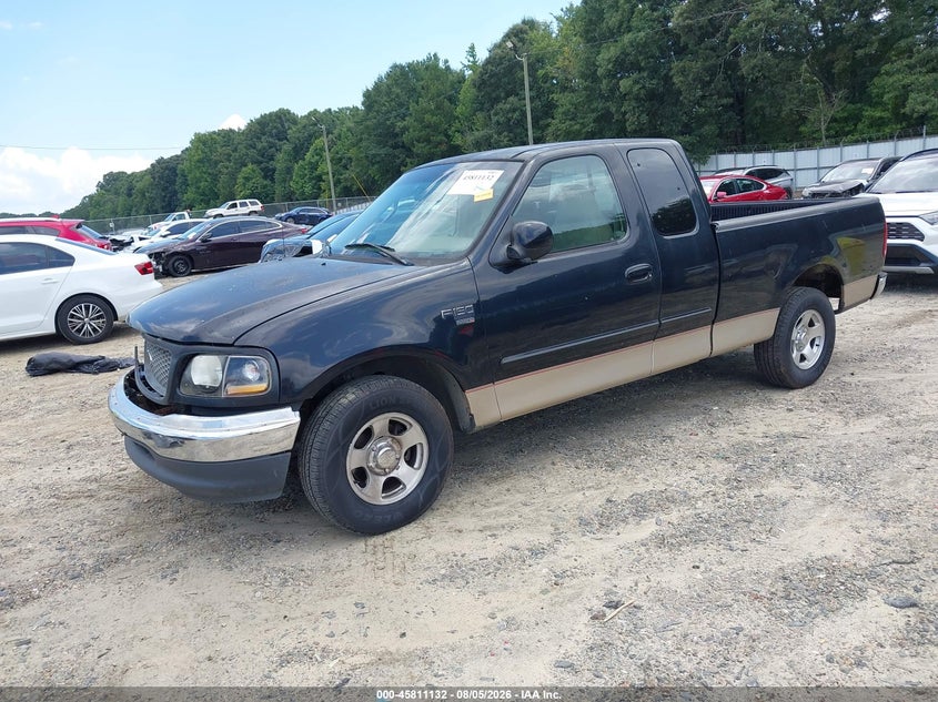 2000 Ford F-150, Right Front, IAAI, VIN 1FTRX17L3YNB62499 — photo 2