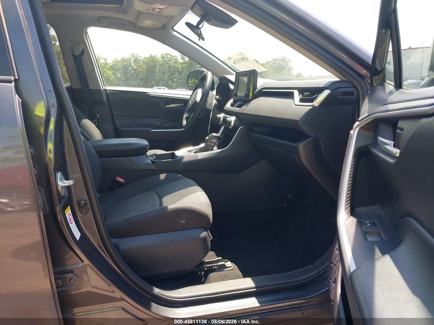 2019 TOYOTA RAV4 auction photo 5