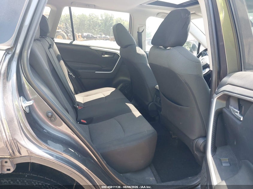 2019 TOYOTA RAV4 auction photo 8