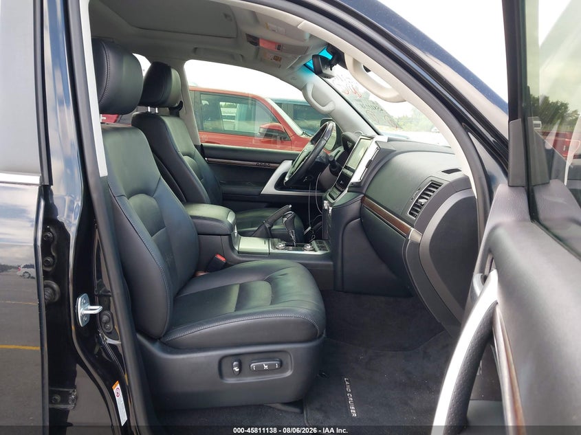 2018 TOYOTA LAND CRUISER auction photo 5