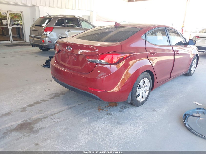 2016 HYUNDAI ELANTRA auction photo 4