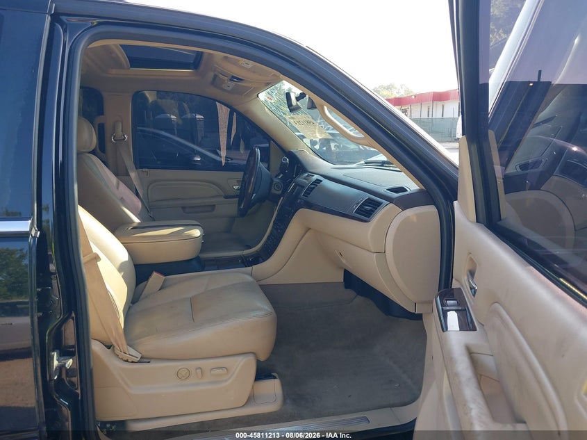2011 CADILLAC ESCALADE ESV auction photo 5