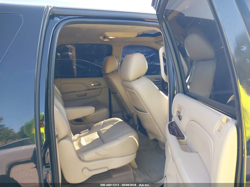 2011 CADILLAC ESCALADE ESV auction photo 8