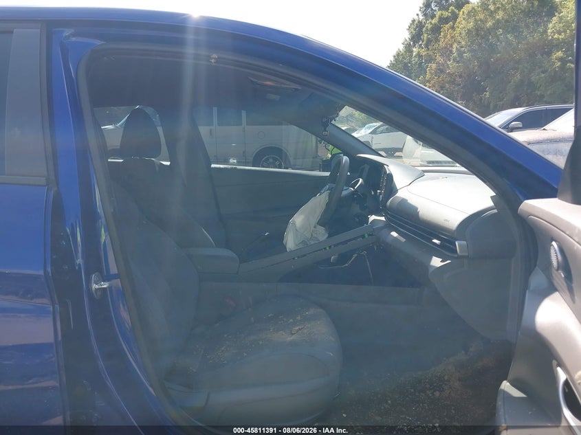 2021 HYUNDAI ELANTRA auction photo 5