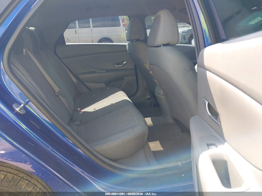 2021 HYUNDAI ELANTRA auction photo 8