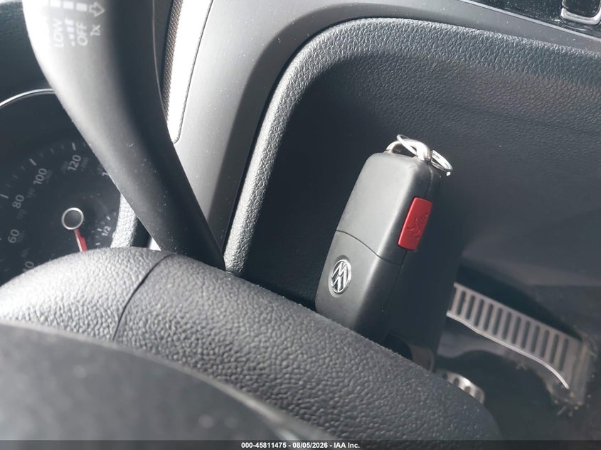VOLKSWAGEN PASSAT 2018 VIN 1VWAA7A33JC027113