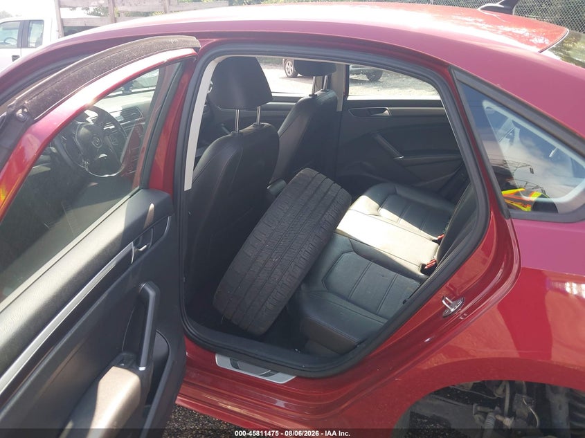 2018 VOLKSWAGEN PASSAT auction photo 8