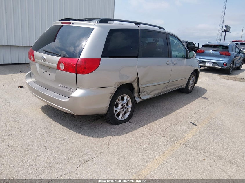 2006 TOYOTA SIENNA auction photo 4
