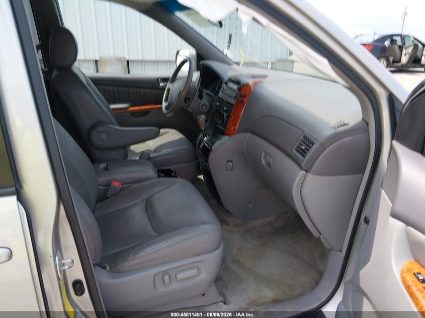 2006 TOYOTA SIENNA auction photo 5