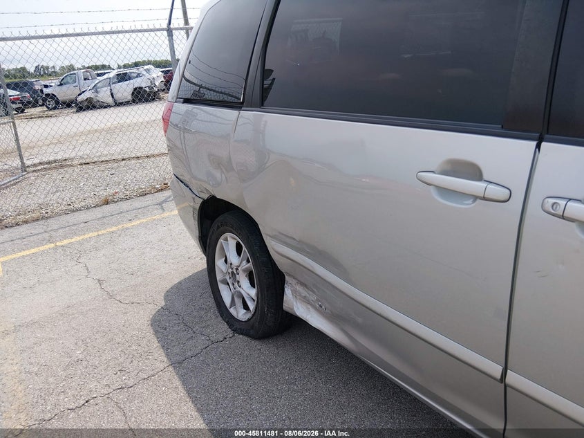 2006 TOYOTA SIENNA auction photo 6