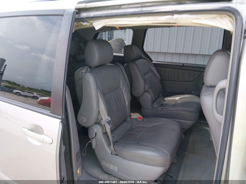 2006 TOYOTA SIENNA auction photo 8