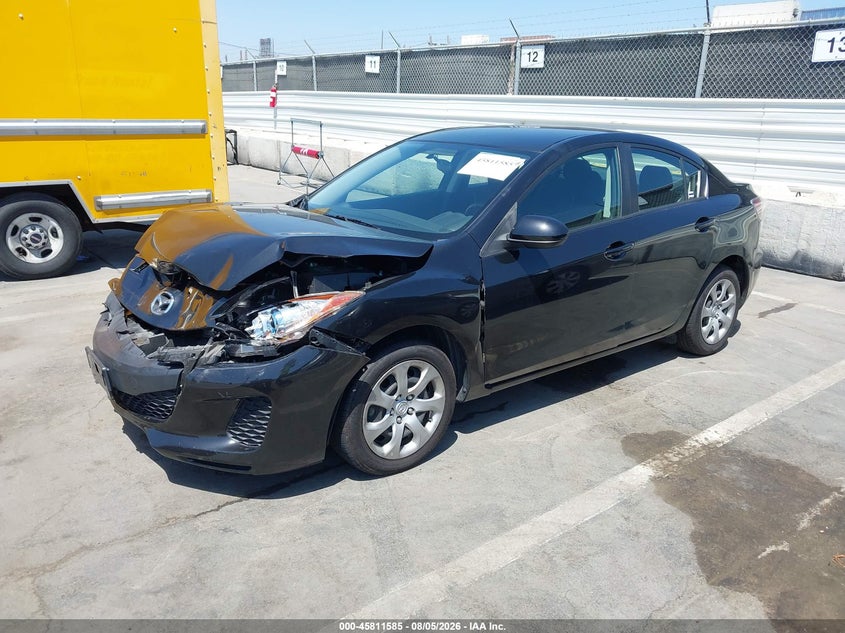 Vin: jm1bl1up8d1811056, lot: 46310431, mazda mazda3 i sport 20132
