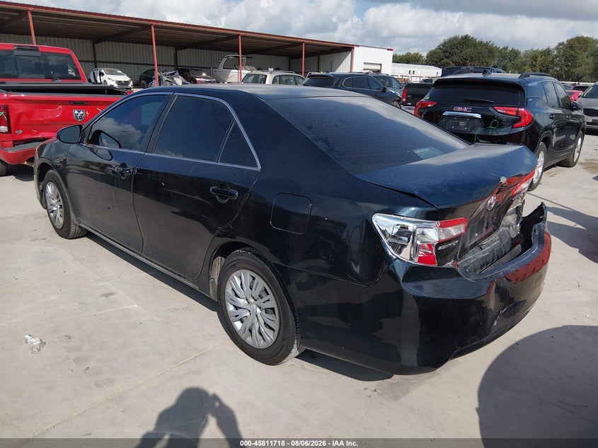 Vin: 4t1bf1fk6eu319999, lot: 46310564, toyota camry le 20143
