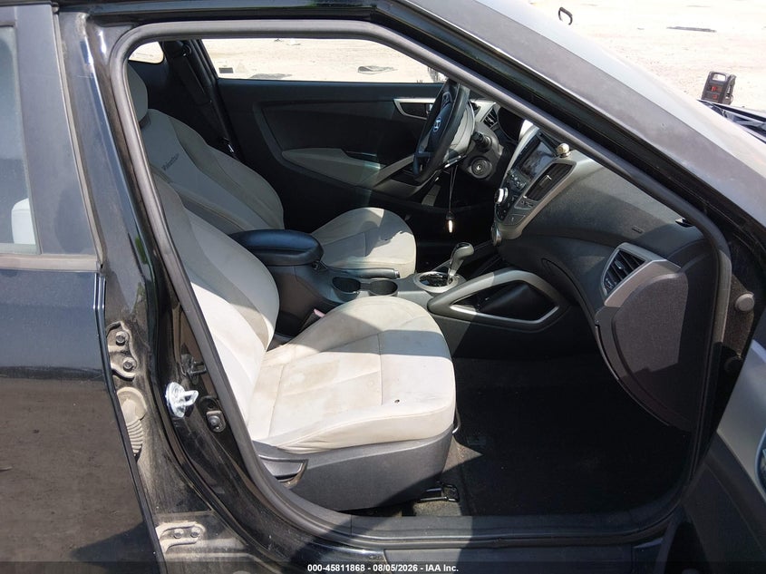 2013 HYUNDAI VELOSTER — zdjęcie 5
