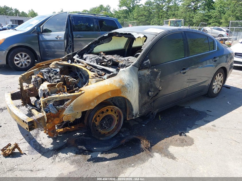 2009 Nissan Altima, Повністю згоріле, IAAI, VIN 1N4AL21E89N548092 — фото 2