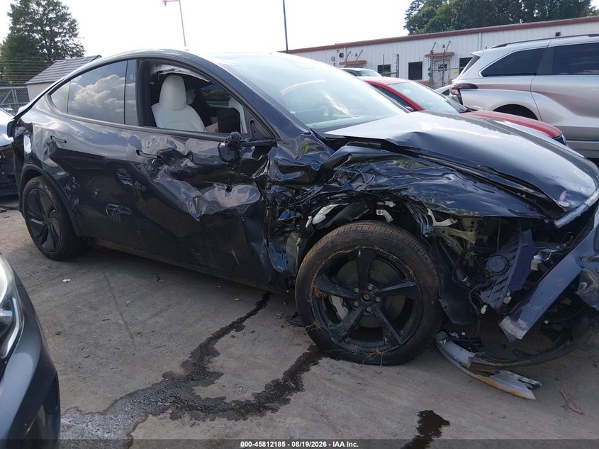 TESLA MODEL Y 2026 VIN 7SAYGDEE6TA638284