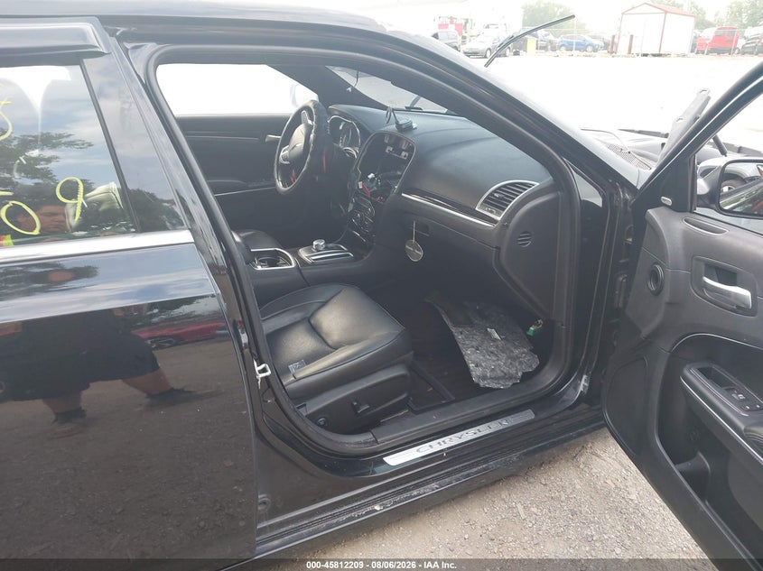 2018 CHRYSLER 300 auction photo 5