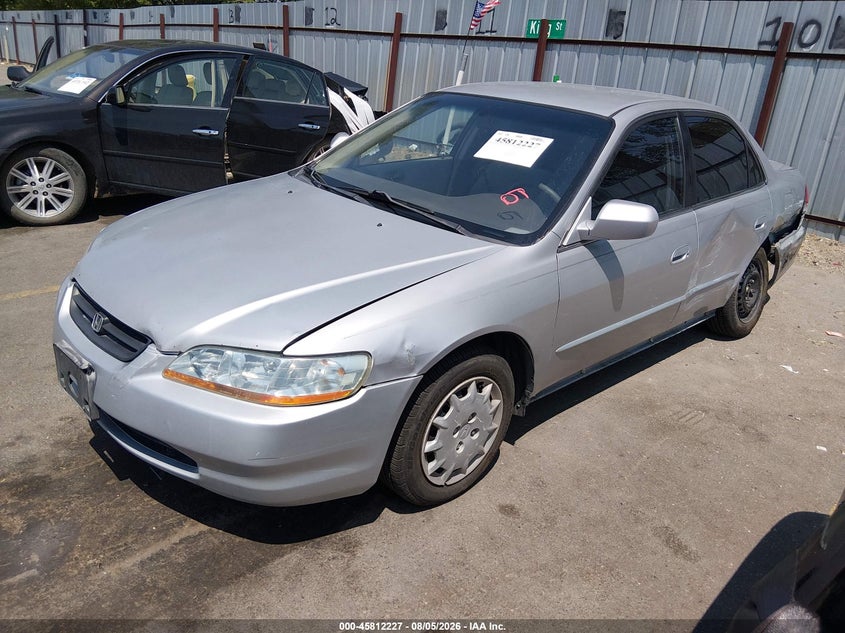 2002 Honda Accord 2.3 Lx, Left Side, IAAI, VIN 1HGCG66542A170116 — photo 2