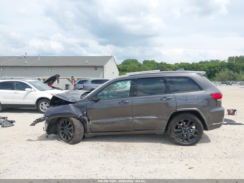 JEEP GRAND CHEROKEE - zdjęcie 14