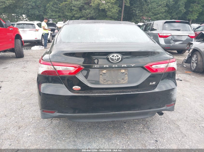 TOYOTA CAMRY - zdjęcie 16