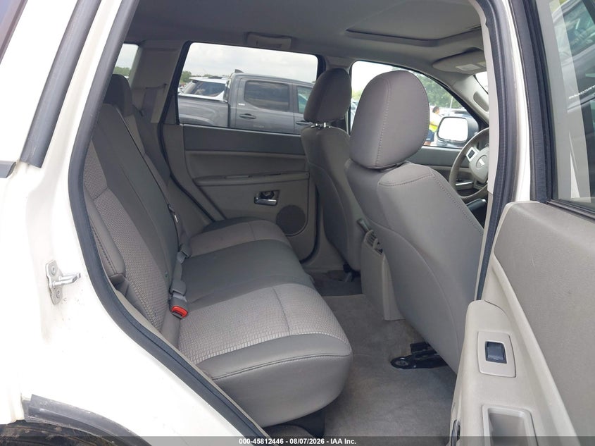 2010 JEEP GRAND CHEROKEE auction photo 8