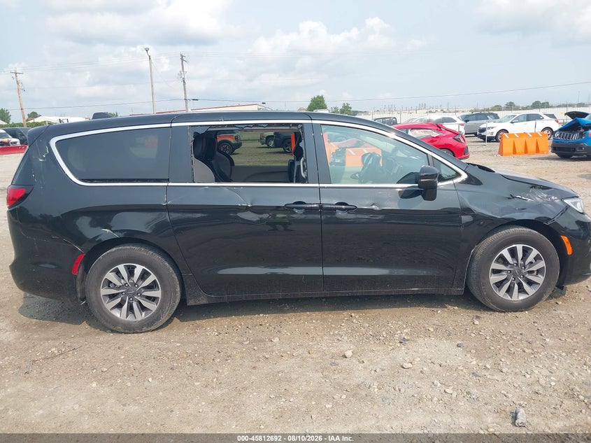 CHRYSLER PACIFICA HYBRID - zdjęcie 13