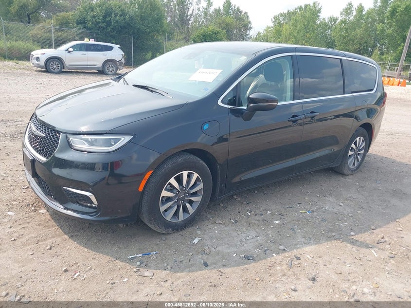 2023 CHRYSLER PACIFICA HYBRID auction photo 2