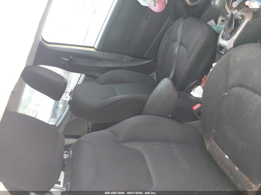2016 JEEP RENEGADE auction photo 5