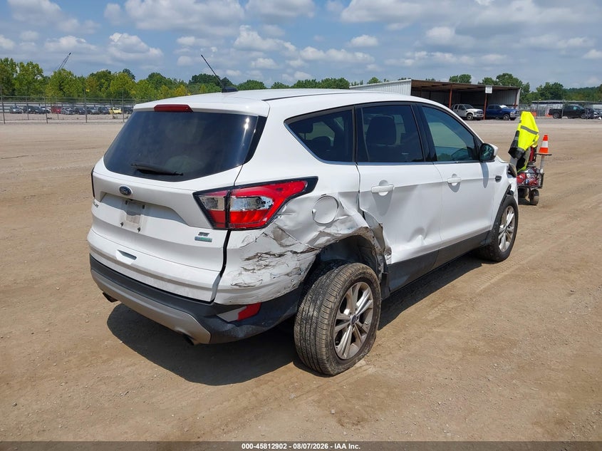 Vin: 1fmcu0gd5hud47169, lot: 46311748, ford escape se 20174