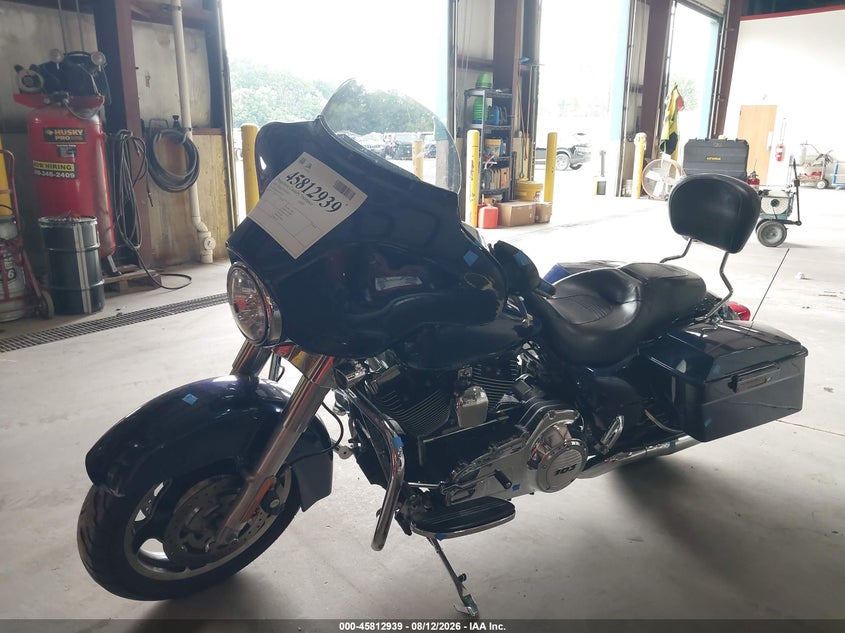 2009 HARLEY-DAVIDSON FLHX auction photo 2