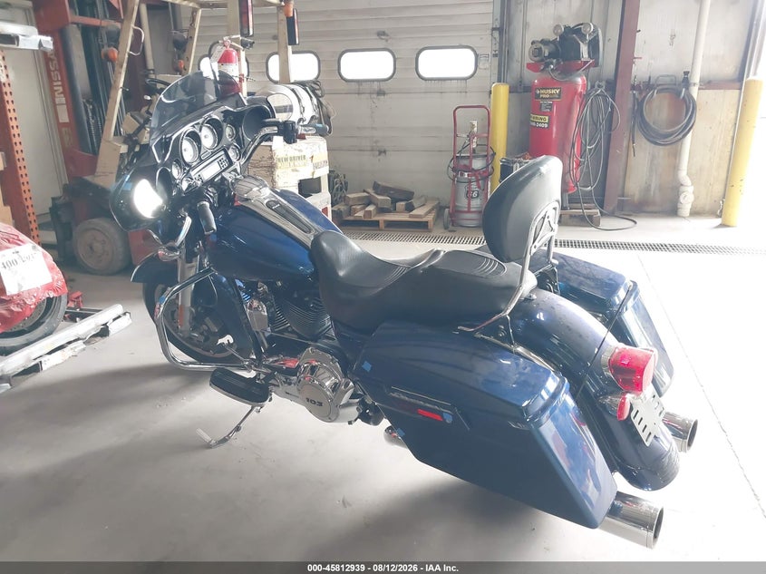 2009 HARLEY-DAVIDSON FLHX auction photo 3