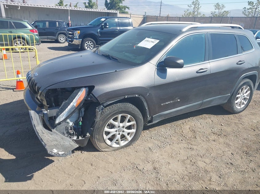 2018 JEEP CHEROKEE auction photo 2