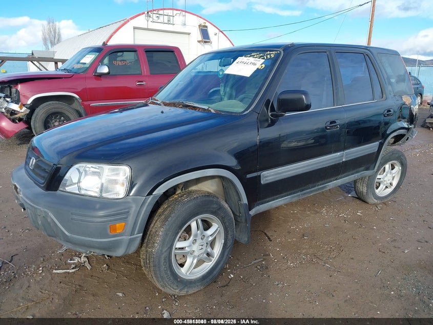 1998 Honda CR-V, Левый зад, IAAI, VIN JHLRD1869WC059679 — фото 2