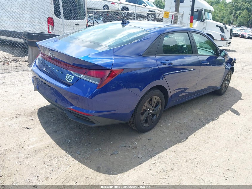 2021 HYUNDAI ELANTRA auction photo 4