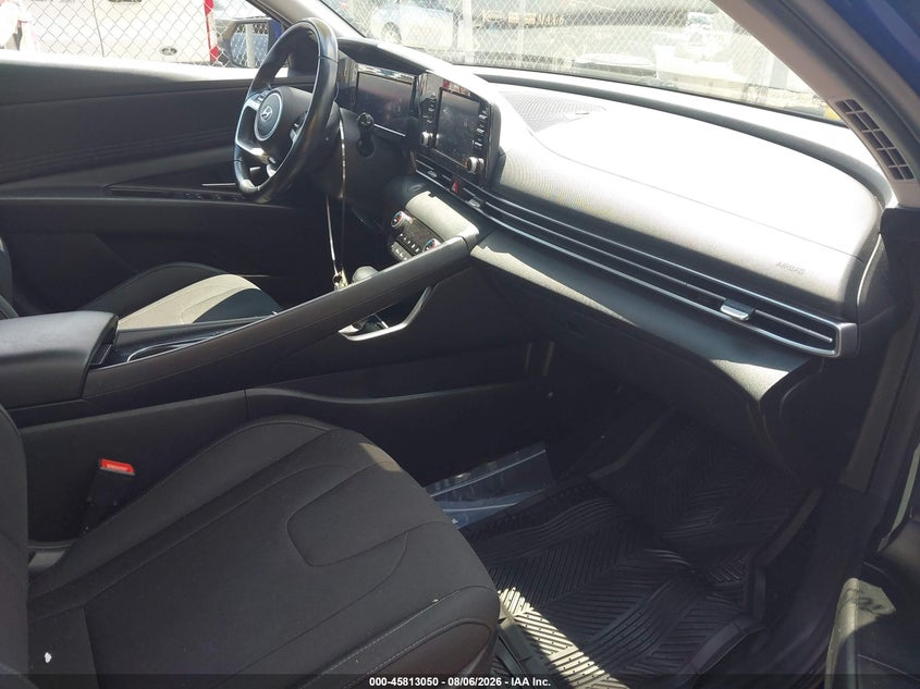 2021 HYUNDAI ELANTRA auction photo 5