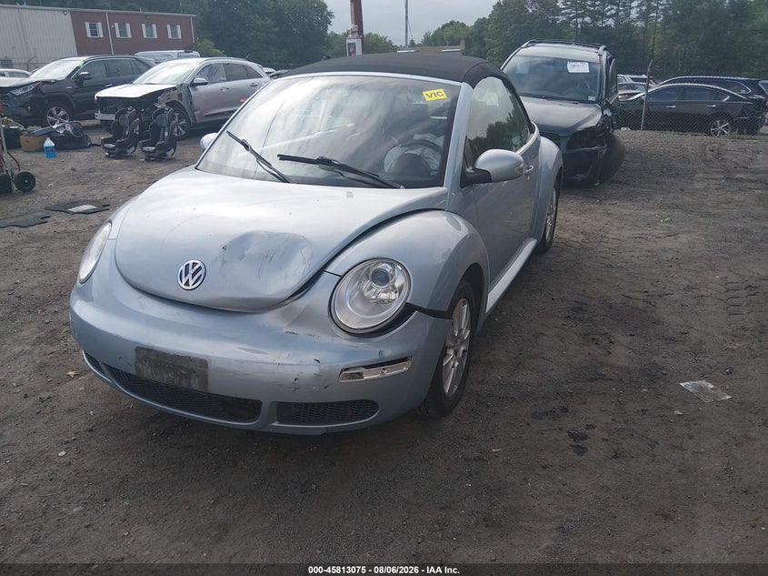 2010 VOLKSWAGEN NEW BEETLE auction photo 2