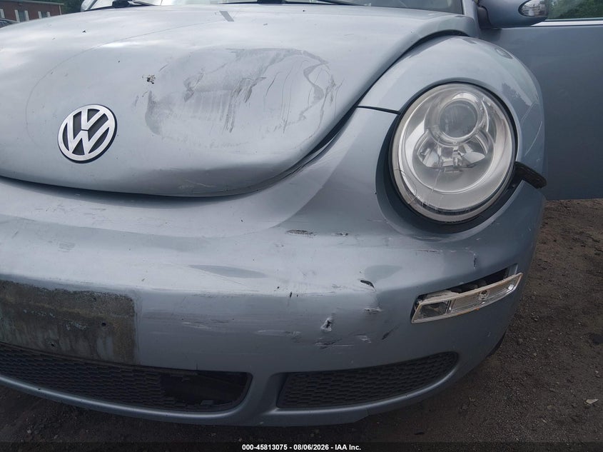2010 VOLKSWAGEN NEW BEETLE auction photo 6
