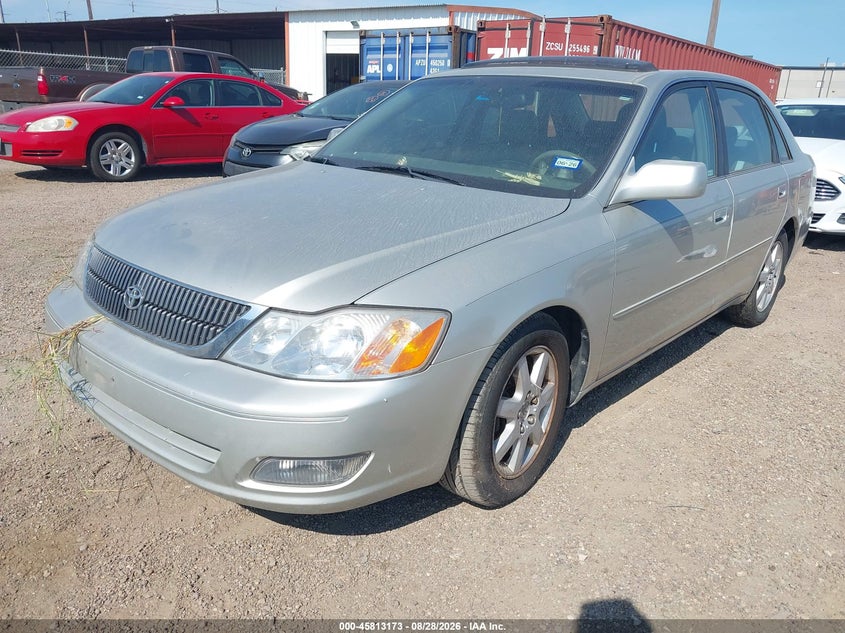 2000 TOYOTA AVALON auction photo 2