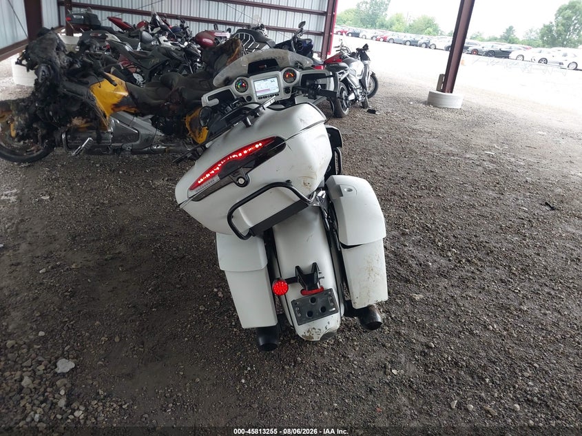 INDIAN ROADMASTER 2021
