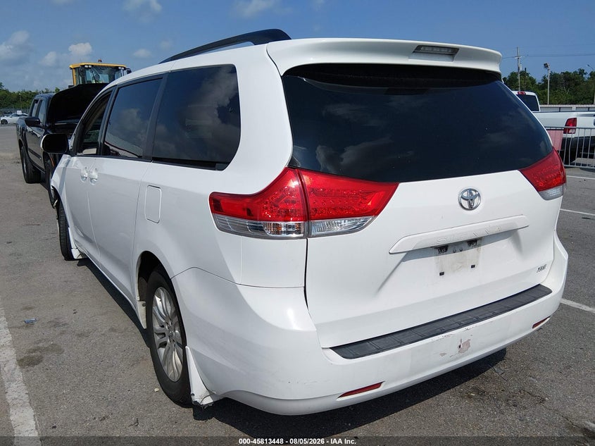 Vin: 5tdyk3dc4ds351371, lot: 46312294, toyota sienna xle v6 8 passenger 20133