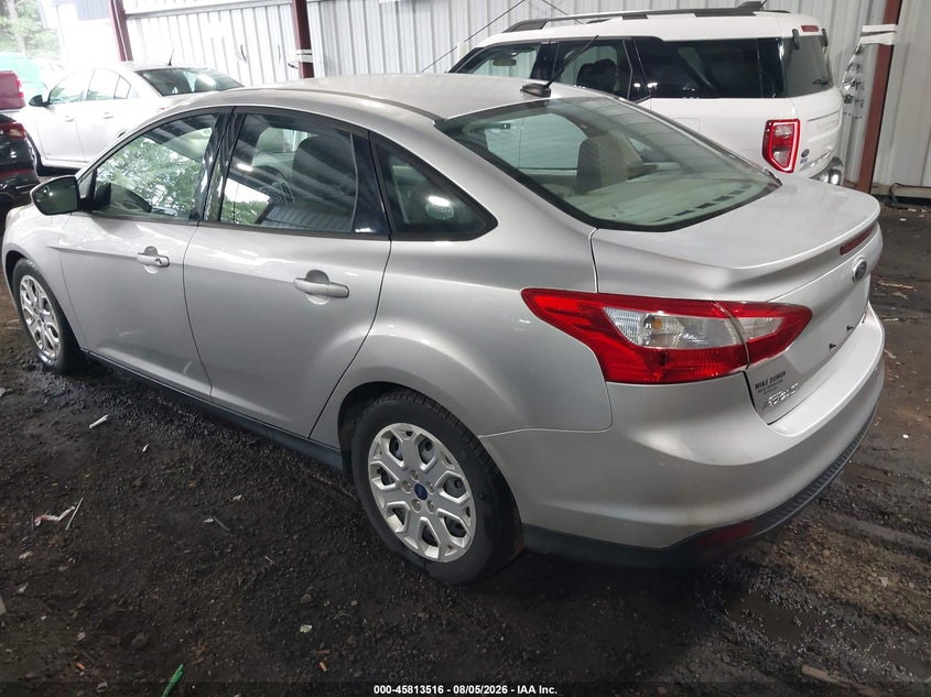 Vin: 1fahp3f23cl455944, lot: 46312362, ford focus se 20123