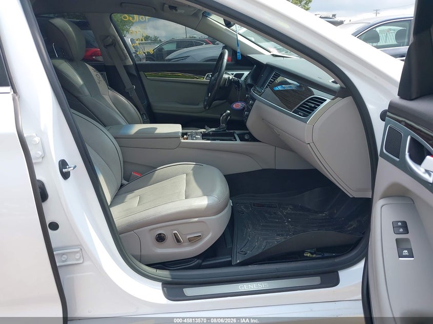 HYUNDAI GENESIS 2016 VIN KMHGN4JE3GU137529